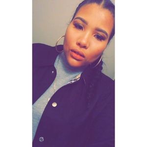 Meet your Posher, Ariela